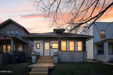 Photo of 150 E Broadway Street, Toledo, OH 43605 (MLS # 10004891)