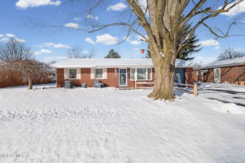 Photo of 1820 Gayle Lane, Findlay, OH 45840 (MLS # 10004198)