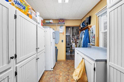 Tiny photo for 1820 Gayle Lane, Findlay, OH 45840 (MLS # 10004198)