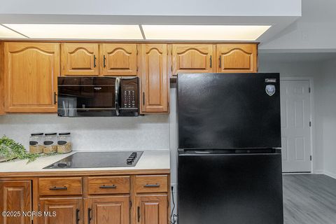 Tiny photo for 513 Holly Drive, Oregon, OH 43616 (MLS # 10002581)