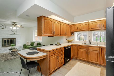 Tiny photo for 513 Holly Drive, Oregon, OH 43616 (MLS # 10002581)