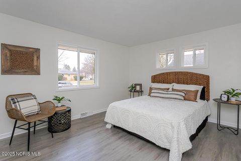 Tiny photo for 513 Holly Drive, Oregon, OH 43616 (MLS # 10002581)