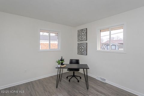 Tiny photo for 513 Holly Drive, Oregon, OH 43616 (MLS # 10002581)