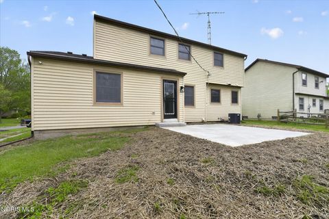 Tiny photo for 2461 Brownlee Drive, Toledo, OH 43615 (MLS # 10007458)