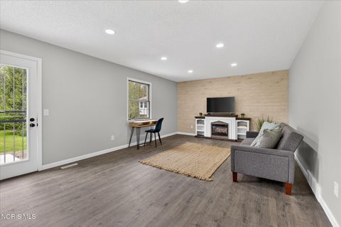 Tiny photo for 2461 Brownlee Drive, Toledo, OH 43615 (MLS # 10007458)