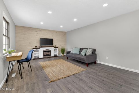 Tiny photo for 2461 Brownlee Drive, Toledo, OH 43615 (MLS # 10007458)