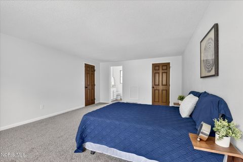 Tiny photo for 2461 Brownlee Drive, Toledo, OH 43615 (MLS # 10007458)