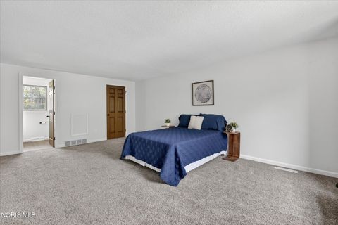 Tiny photo for 2461 Brownlee Drive, Toledo, OH 43615 (MLS # 10007458)