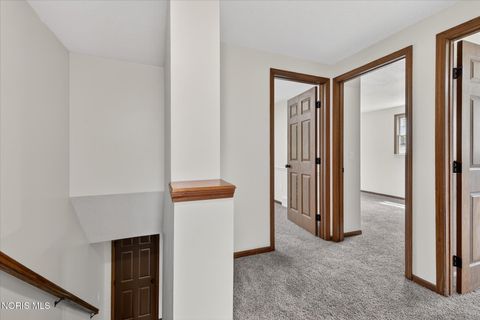 Tiny photo for 2461 Brownlee Drive, Toledo, OH 43615 (MLS # 10007458)