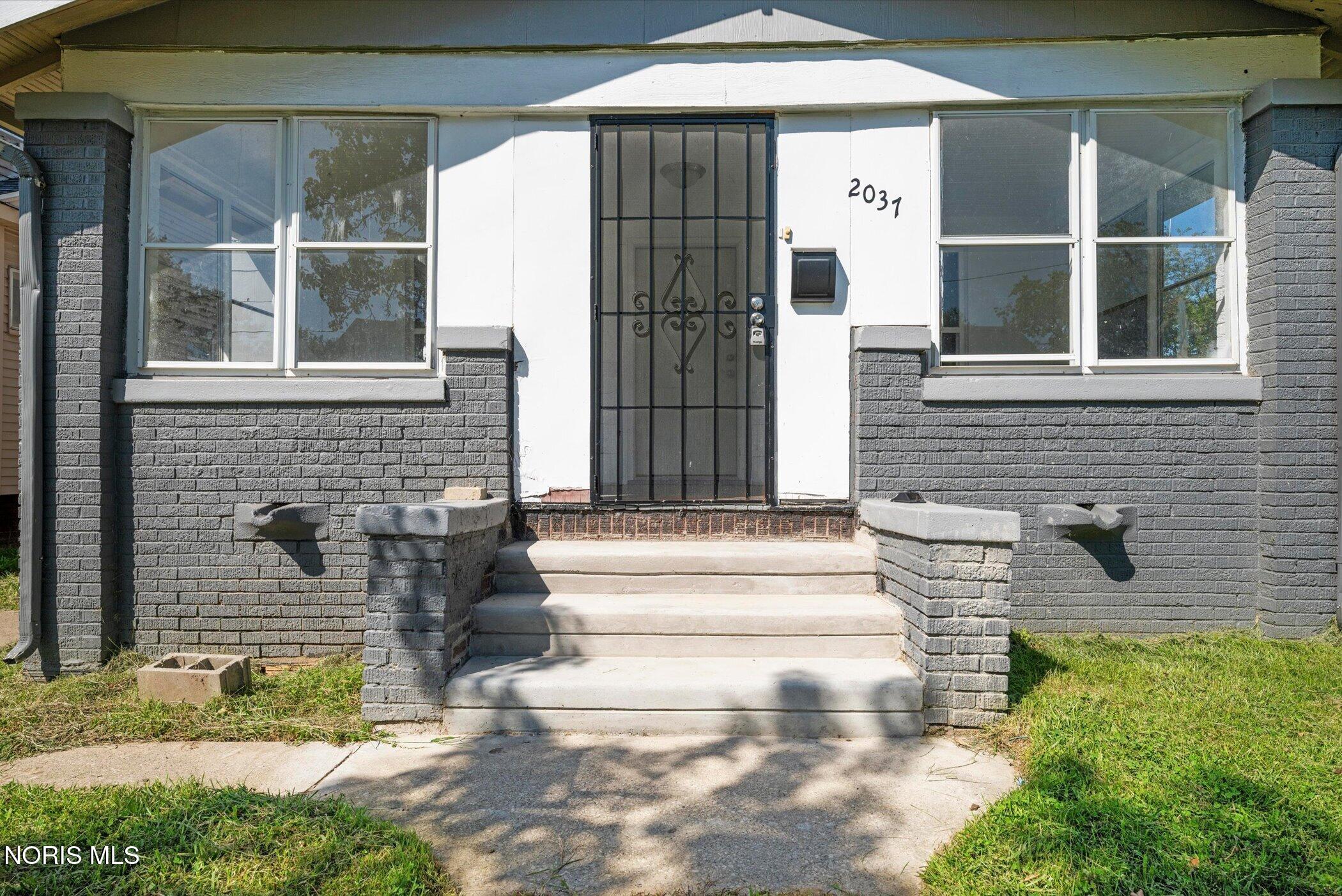 2037 Joffre Avenue