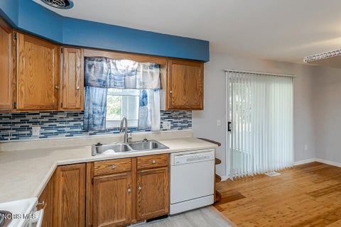 Tiny photo for 200 Farnstead Drive, Northwood, OH 43619 (MLS # 10010439)