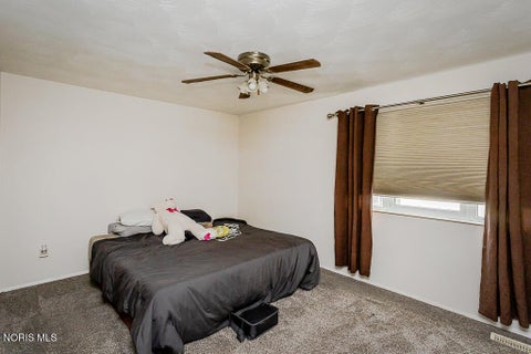 Tiny photo for 200 Farnstead Drive, Northwood, OH 43619 (MLS # 10010439)