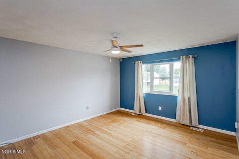 Tiny photo for 200 Farnstead Drive, Northwood, OH 43619 (MLS # 10010439)