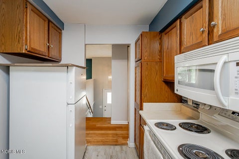 Tiny photo for 200 Farnstead Drive, Northwood, OH 43619 (MLS # 10010439)