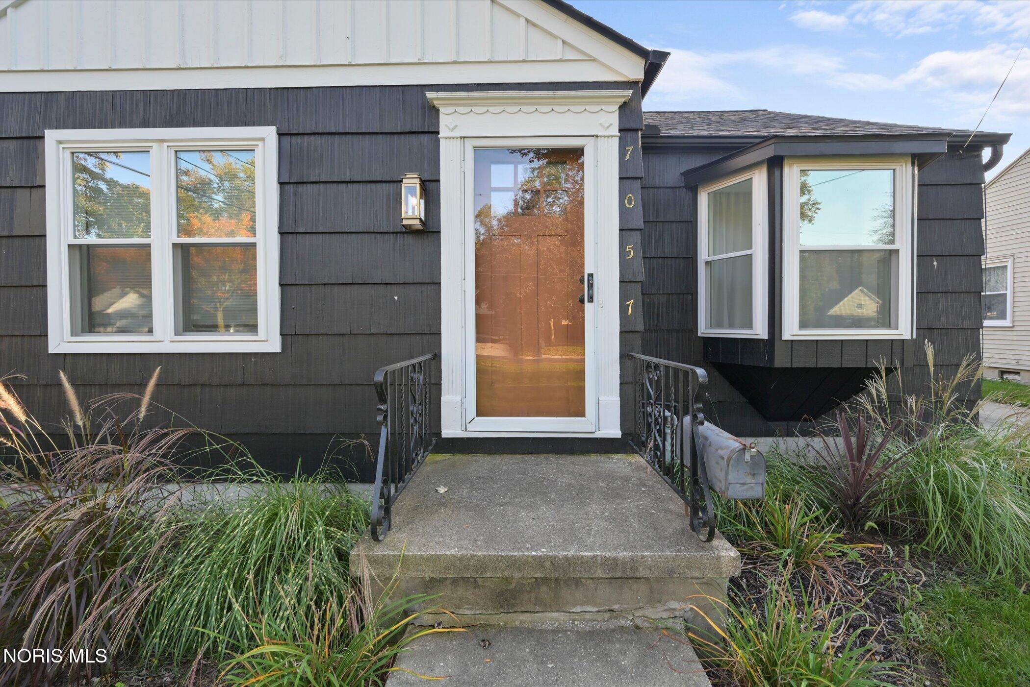7057 Convent Boulevard