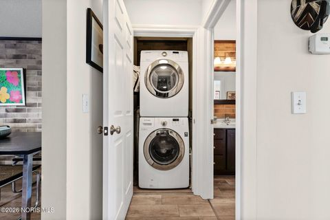 Tiny photo for 4731 Lakeside Drive, Maumee, OH 43537 (MLS # 10003031)