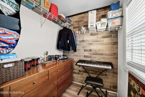 Tiny photo for 4731 Lakeside Drive, Maumee, OH 43537 (MLS # 10003031)