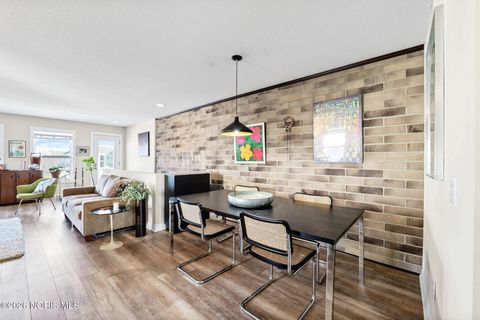 Tiny photo for 4731 Lakeside Drive, Maumee, OH 43537 (MLS # 10003031)