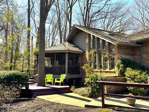 Tiny photo for 1440 S Stadium Road, Oregon, OH 43616 (MLS # 10006340)