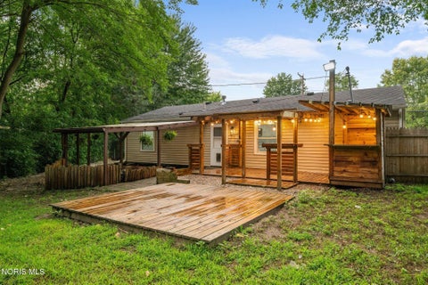 Tiny photo for 6621 Hill Avenue, Toledo, OH 43615 (MLS # 10014829)