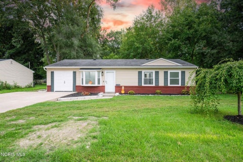 Photo of 6621 Hill Avenue, Toledo, OH 43615 (MLS # 10014829)