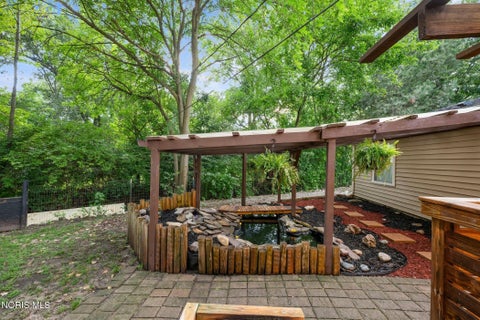 Tiny photo for 6621 Hill Avenue, Toledo, OH 43615 (MLS # 10014829)