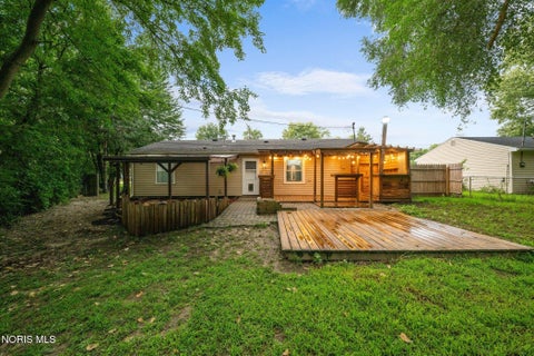 Tiny photo for 6621 Hill Avenue, Toledo, OH 43615 (MLS # 10014829)