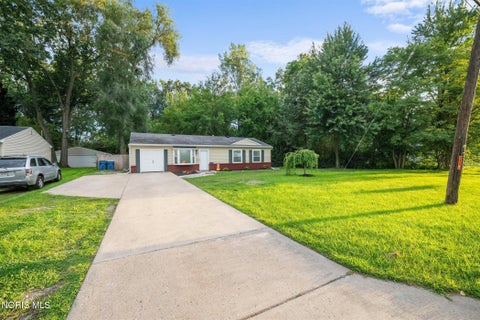 Tiny photo for 6621 Hill Avenue, Toledo, OH 43615 (MLS # 10014829)