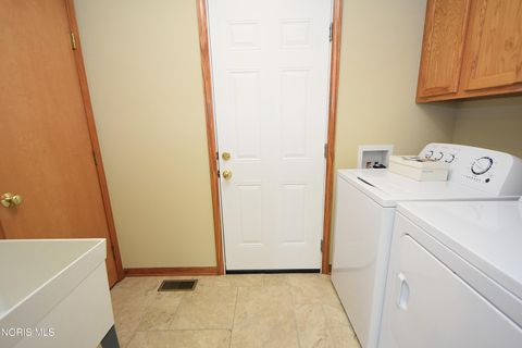 Tiny photo for 2545 Glengate Dr DR, Toledo, OH 43614 (MLS # 10007566)