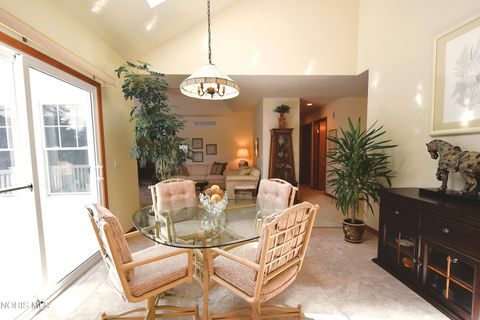 Tiny photo for 2545 Glengate Dr DR, Toledo, OH 43614 (MLS # 10007566)