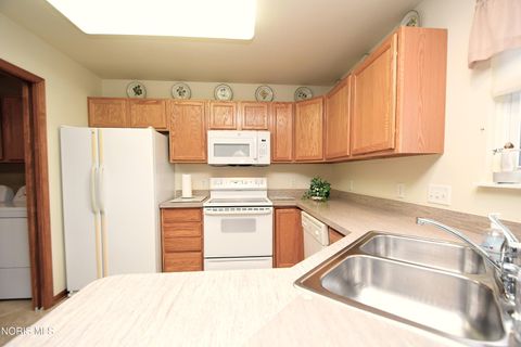 Tiny photo for 2545 Glengate Dr DR, Toledo, OH 43614 (MLS # 10007566)