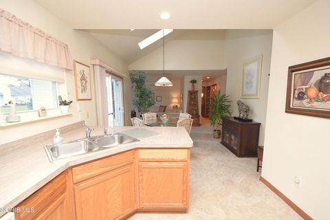 Tiny photo for 2545 Glengate Dr DR, Toledo, OH 43614 (MLS # 10007566)