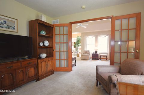 Tiny photo for 2545 Glengate Dr DR, Toledo, OH 43614 (MLS # 10007566)