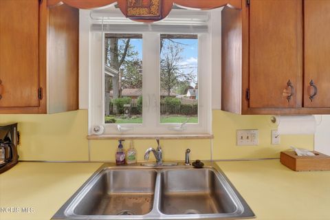 Tiny photo for 3114 Escott Avenue, Toledo, OH 43614 (MLS # 10007648)