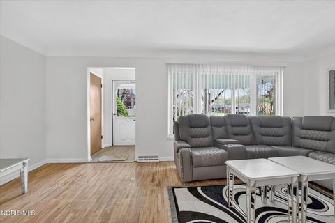 Tiny photo for 3114 Escott Avenue, Toledo, OH 43614 (MLS # 10007648)