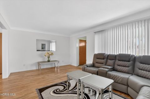 Tiny photo for 3114 Escott Avenue, Toledo, OH 43614 (MLS # 10007648)