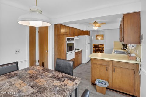 Tiny photo for 3114 Escott Avenue, Toledo, OH 43614 (MLS # 10007648)