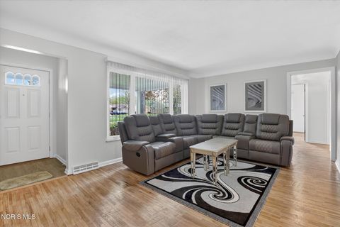 Tiny photo for 3114 Escott Avenue, Toledo, OH 43614 (MLS # 10007648)