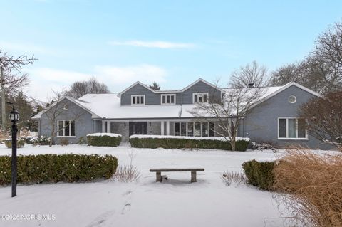 Photo of 3707 W Bancroft Street, Ottawa Hills, OH 43606 (MLS # 10003402)