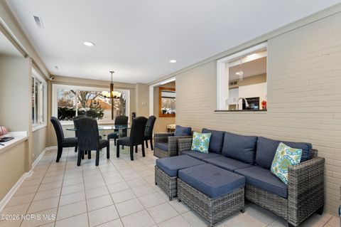 Tiny photo for 3707 W Bancroft Street, Ottawa Hills, OH 43606 (MLS # 10003402)