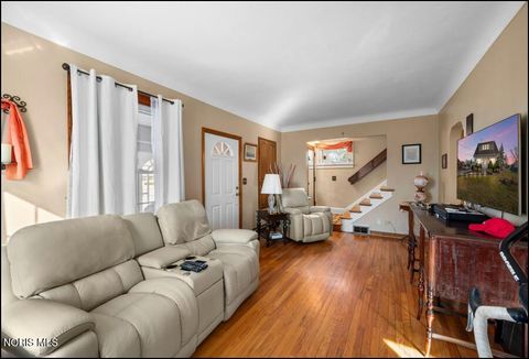 Tiny photo for 3440 Starr Avenue, Oregon, OH 43616 (MLS # 10004561)