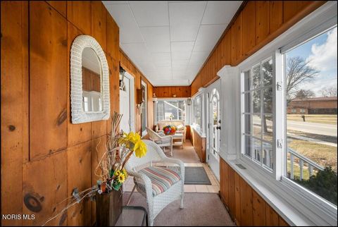 Tiny photo for 3440 Starr Avenue, Oregon, OH 43616 (MLS # 10004561)