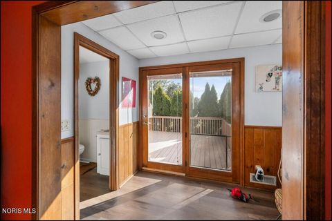 Tiny photo for 3440 Starr Avenue, Oregon, OH 43616 (MLS # 10004561)