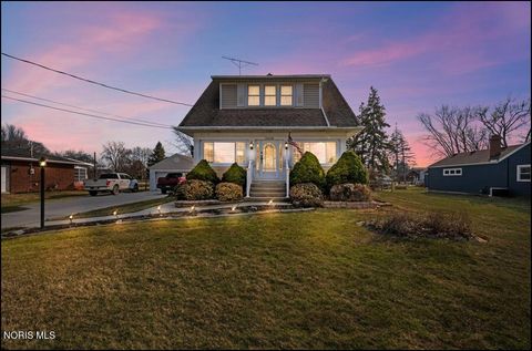 Photo of 3440 Starr Avenue, Oregon, OH 43616 (MLS # 10004561)