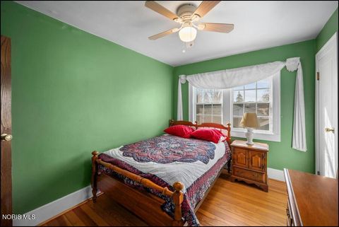 Tiny photo for 3440 Starr Avenue, Oregon, OH 43616 (MLS # 10004561)