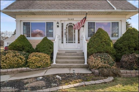 Tiny photo for 3440 Starr Avenue, Oregon, OH 43616 (MLS # 10004561)