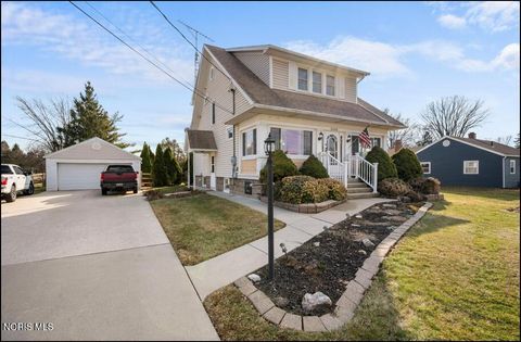 Tiny photo for 3440 Starr Avenue, Oregon, OH 43616 (MLS # 10004561)