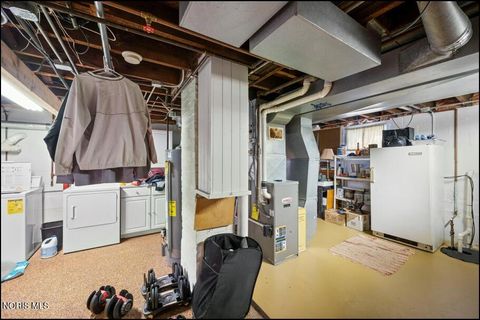 Tiny photo for 3440 Starr Avenue, Oregon, OH 43616 (MLS # 10004561)