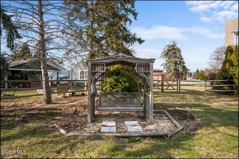 Tiny photo for 3440 Starr Avenue, Oregon, OH 43616 (MLS # 10004561)