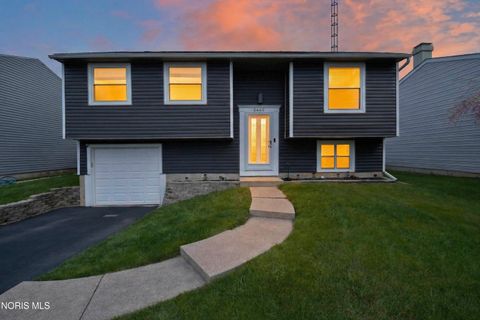 Photo of 5449 Brook Point Road, Toledo, OH 43611 (MLS # 10006455)